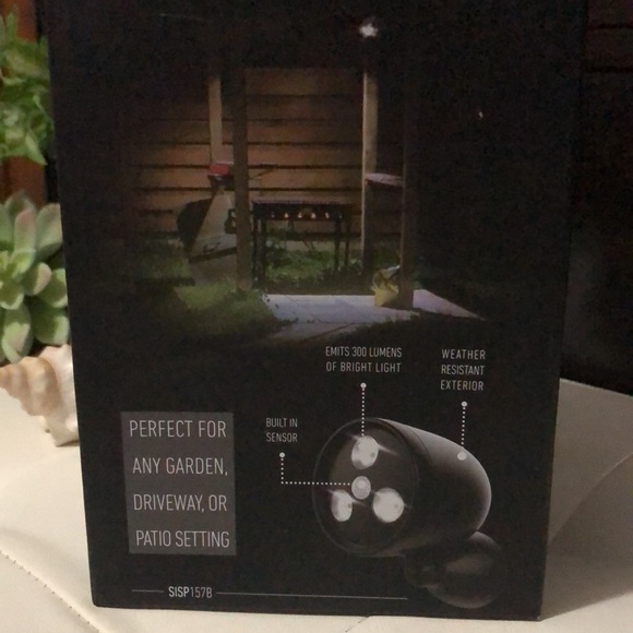 NEW Sharper Image Wireless Motion Sensor LED Spotlight-300 Lumens-Black - Picture 5 of 16